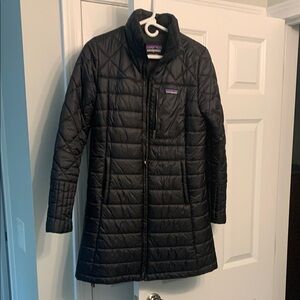 Patagonia Black Puffer Jacket with Quilted Design